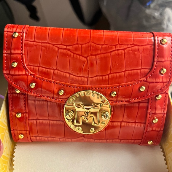 Metro City Italy NWT and Box Red Leather Cocodile Wallet - Picture 2 of 5
